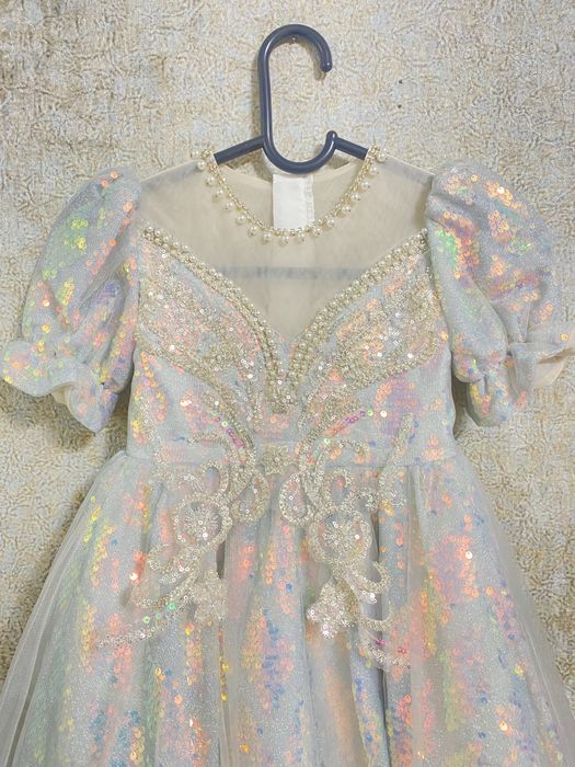 Нарядное платье  детское