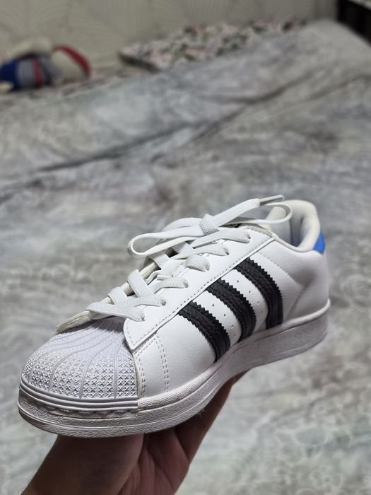 Кроссовки Adidas оригинал.