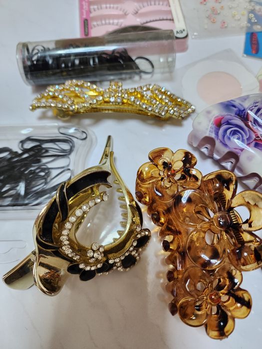 Заколки, резинки, браслеты