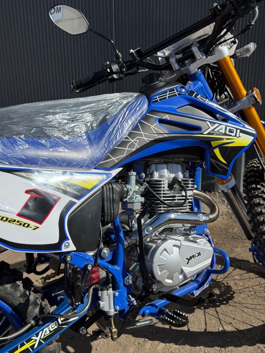 Мотоцыкл.     Yaqi