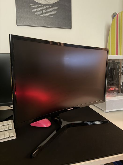 Monitor curbat Samsung 144Hz 24,5"