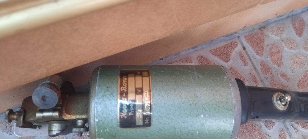 Машина за рязане на Мокет Винил за Кожа  Платове