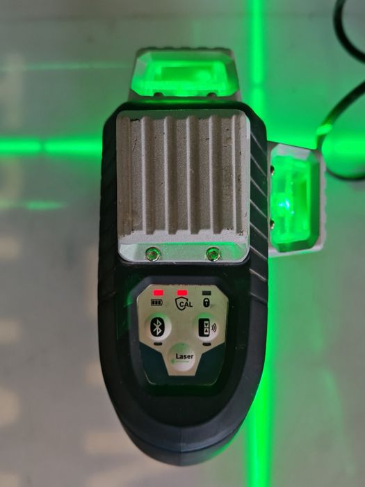 Bosch GLL 3-80 12v лазерен нивелир