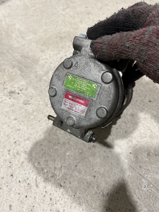 Компрессор кондиционера М60 на BMW e34