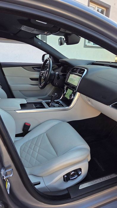 Jaguar XE Jaguar Xe 2020 2.0 Benzina 300 cp 4x4
