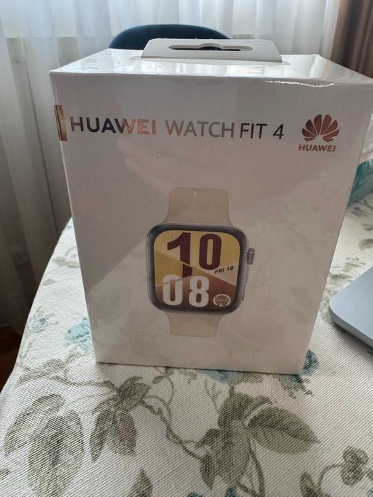 Smart Часовник Huawei Watch Fit 4 Чисто Нов Неразопакован Черен и Бял