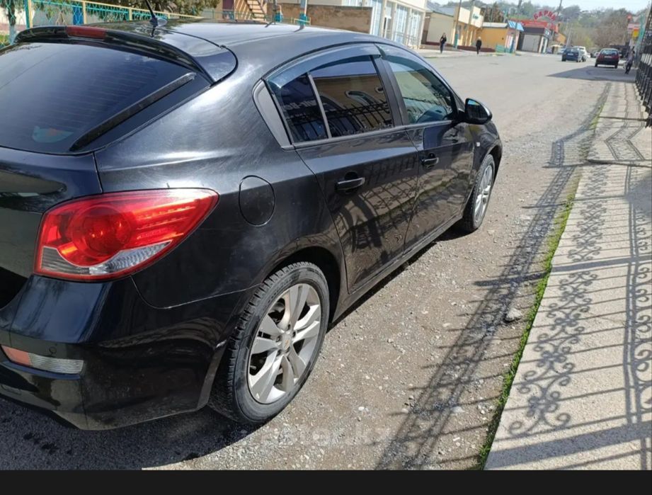 Автомобиль Шевроле Круз
