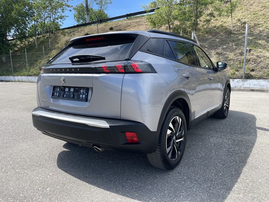 Peugeot 2008 Allure HDI 1500 cm 130 cp E 6 An 2020 Cockpit