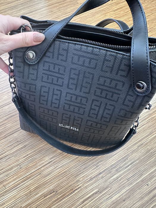 Дамска чанта.Не е носена никога