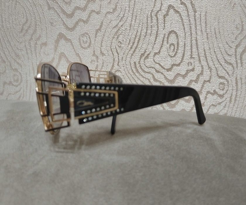 Солнцезащитные очки Cazal