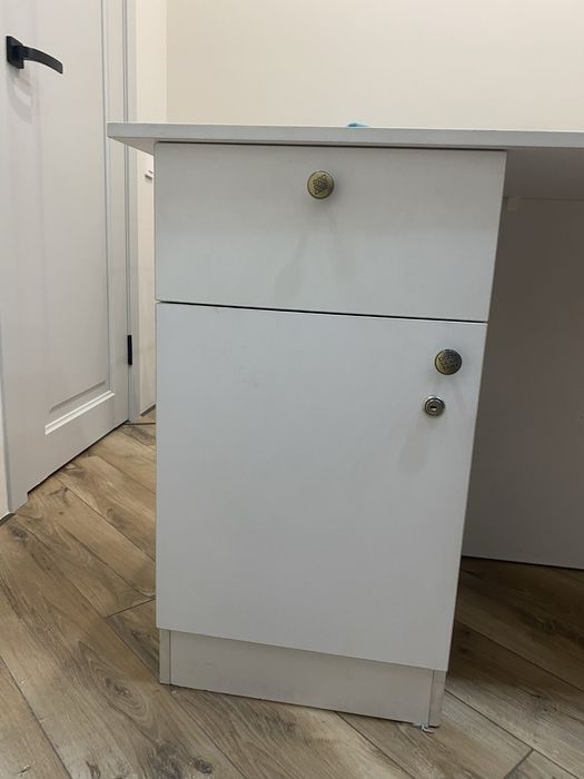 Продам офисный стол