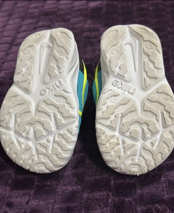 Pantofi sport - Nike, marimea 22