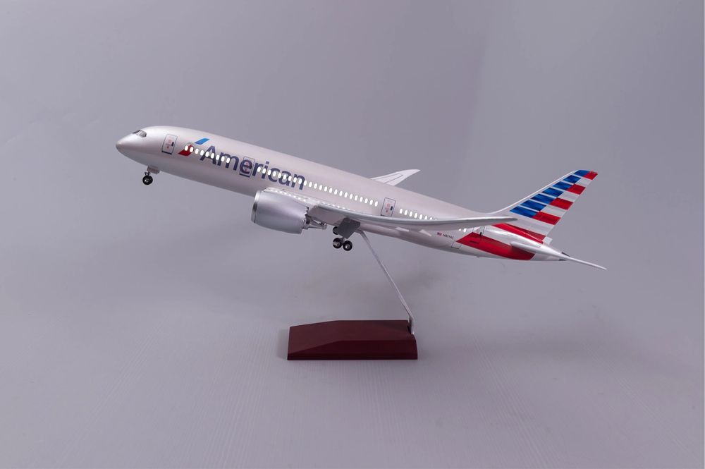 Самолет (Boeing 787-8 Dream Liner American) с LED подсветкой
