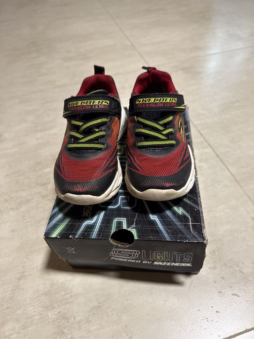 Оригинальные детские Skechers 25 размера (15 см) летние