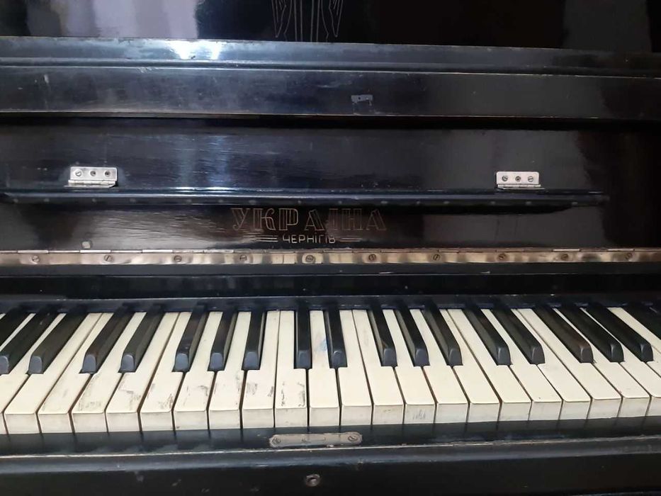 Фортепиано, Украина