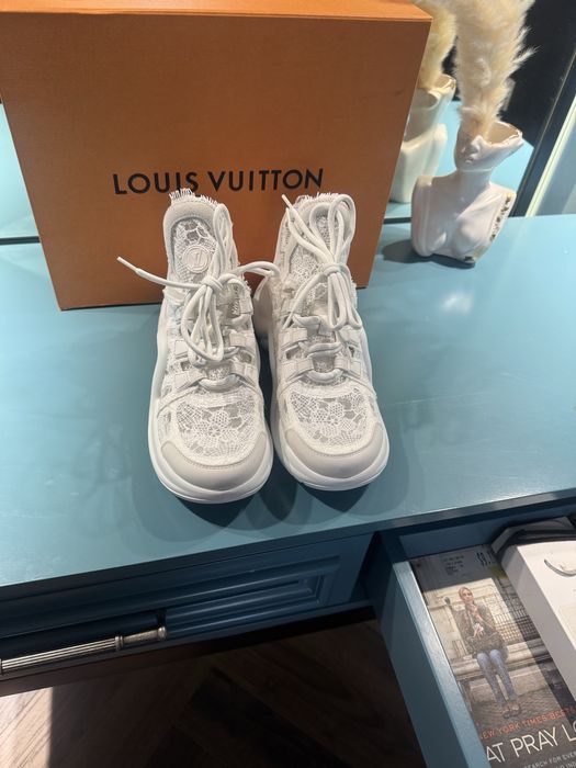 Новые белые летние кроссовки Louis Vuitton