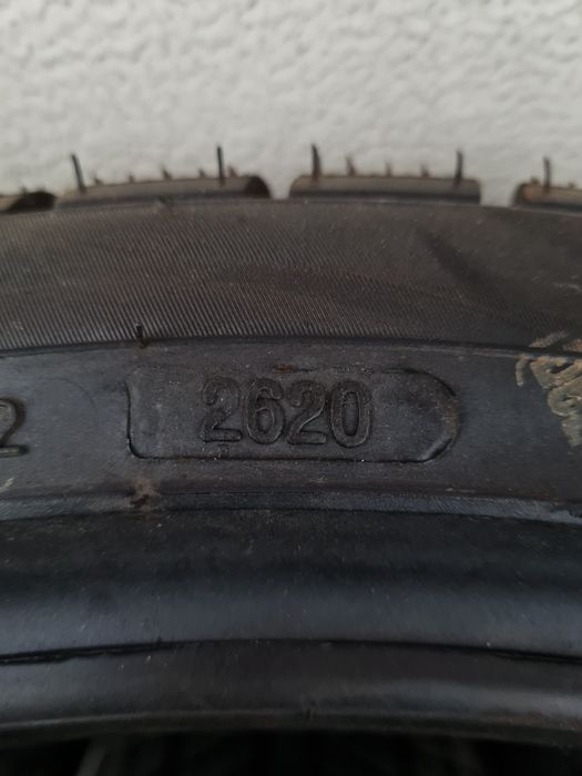 Зимни гуми 4 броя SYRON Everest1 235 40 R19