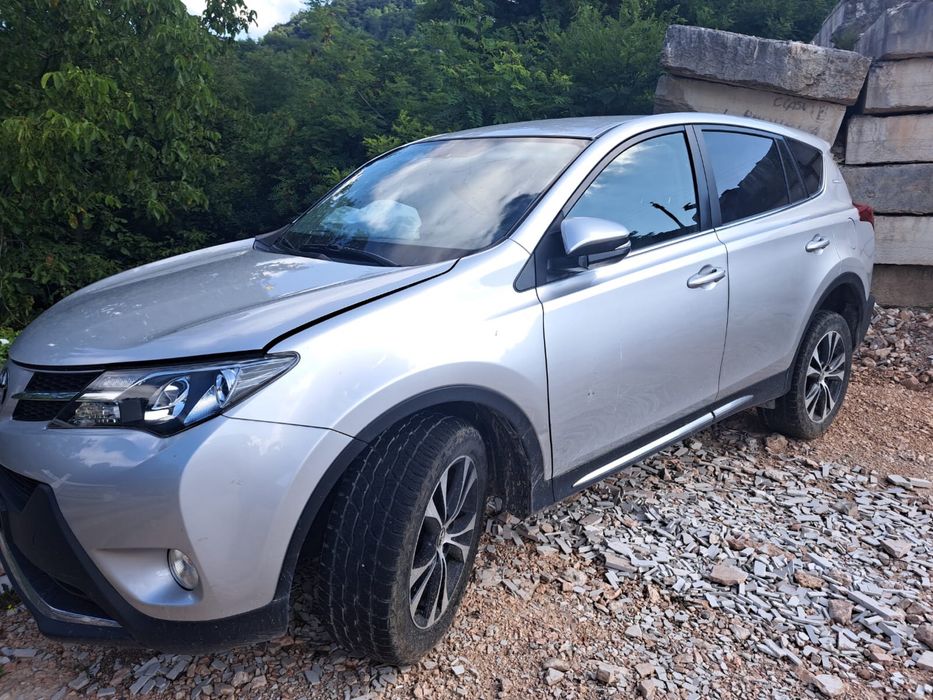 Решетка Решетки Емблема Халогени Абсорбер предна броня Toyota Rav 4 Тойота Рав 4 2015 г.