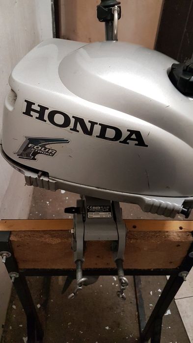 Извънбордов двигател Honda 2.3