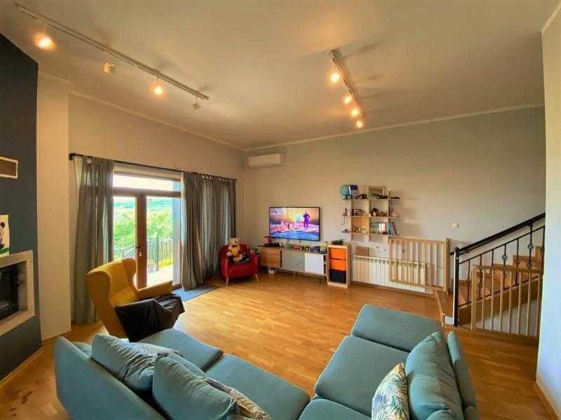 Продаваме Луксозна 4-стайна къща В Драгалевци