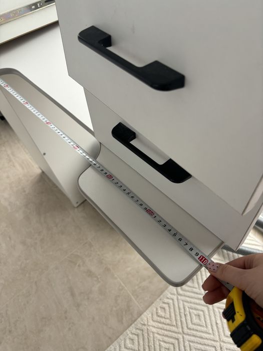 Продам маникюрный стол