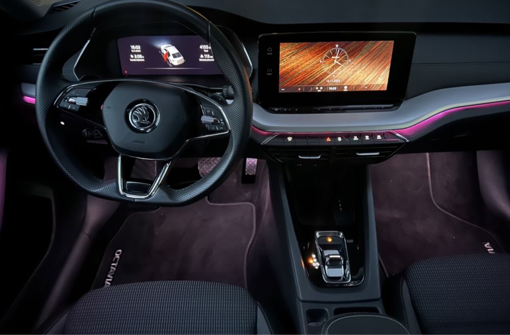 Skoda-oct-An- 2025–(5000 KM) 2.0 Tdi:: BORD VIRTUAL: ADUSĂ RECENT