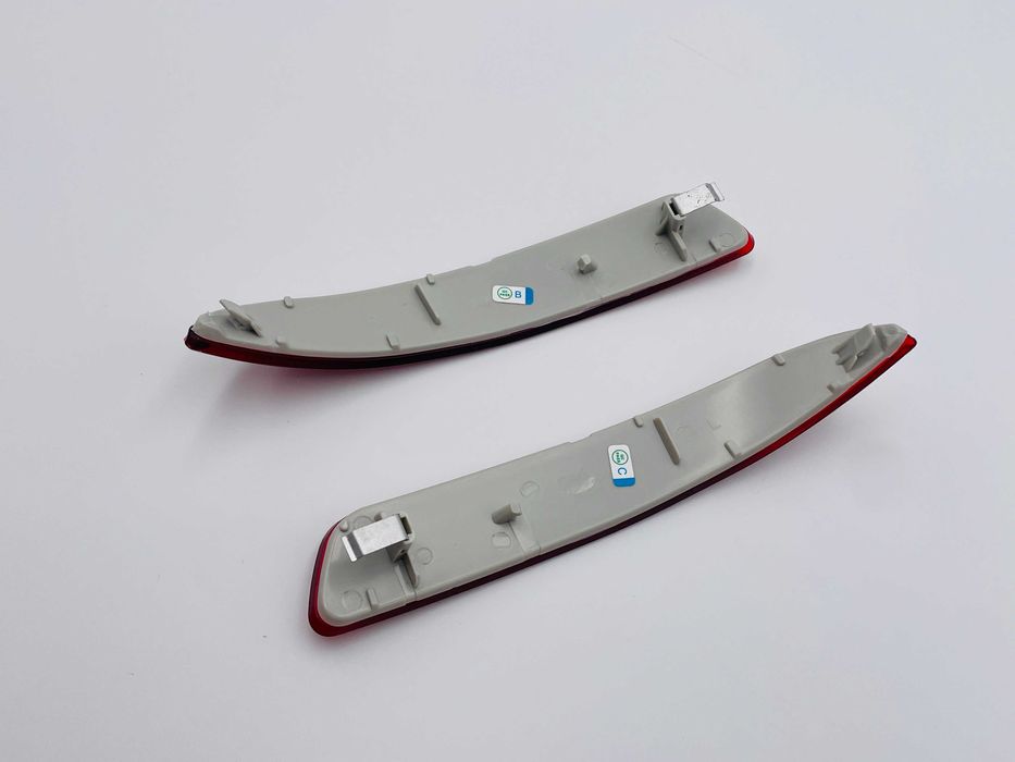 Element reflectorizant catadioptru bara spate compatibil BMW X5 E70 M