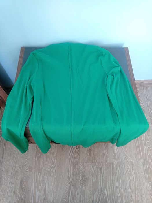 Продавам използвани дрехи.