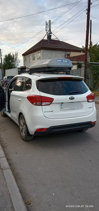 Срочно продам машину Kia karens