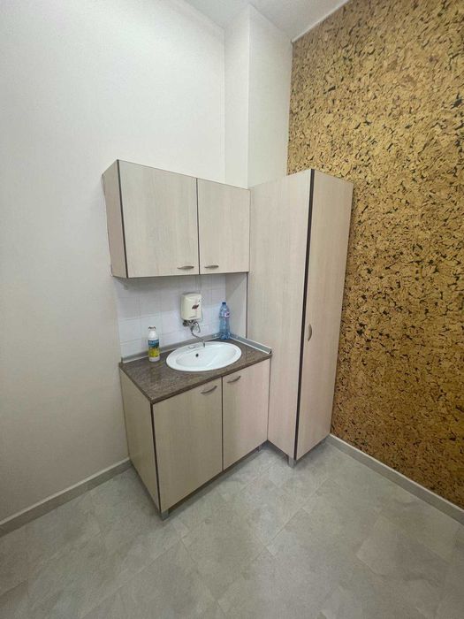 Дава се под наем Офис в Пловдив, Южен - 18 кв.м за 255 € - Снимка #1