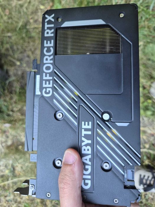 Vând Gigabyte RTX 5060 WINDFORCE MAX OC 8GB – Full box / Garanție