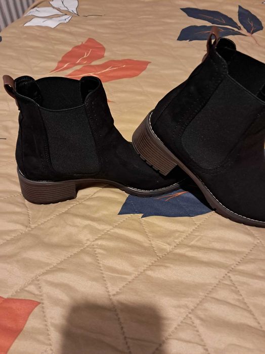 Дамски боти от естествен велур