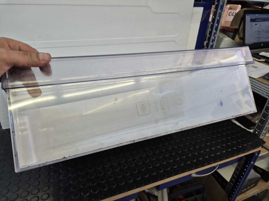 Cutie XXL , compartiment legume fructe combina , frigider Beko RCNE520E20DZM 575 x 485 x 185 mm in stare buna / R22