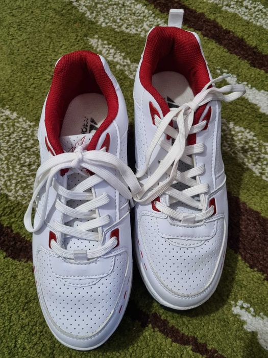 Adidasi AGLOAT Roller Skates