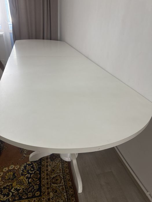 Продам стол гостивой 4 м
