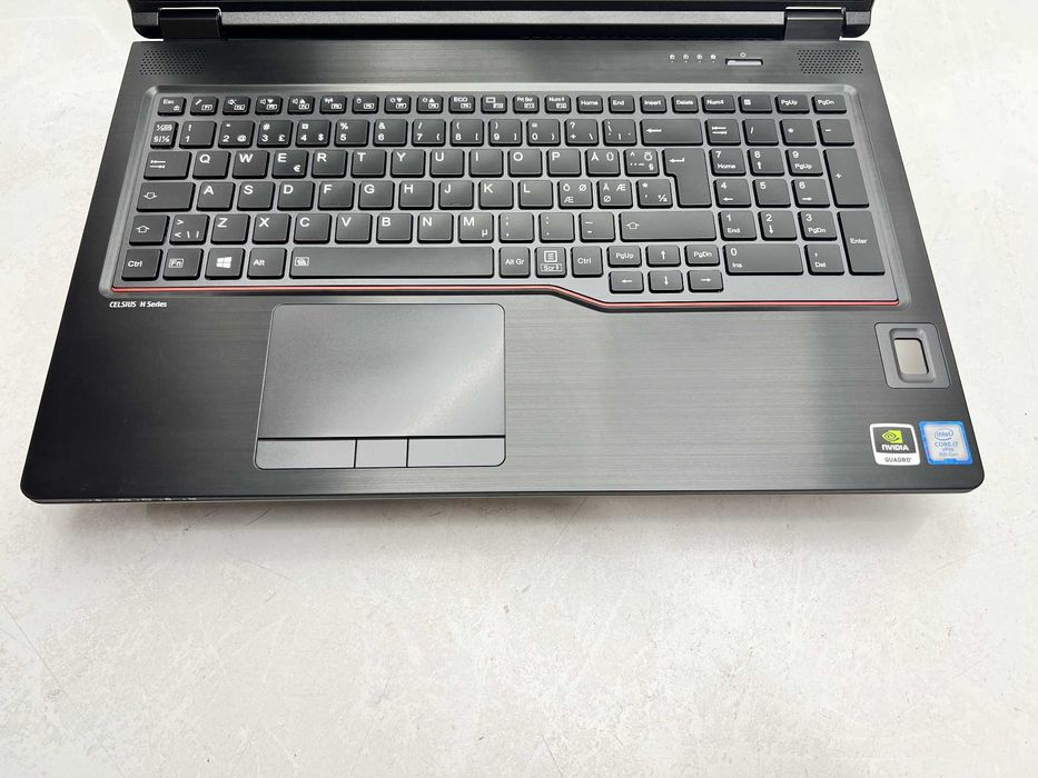 Реновиран лаптоп Fujitsu CELSIUS H780 15.6" i7-8850H 16GB 510GB P2000