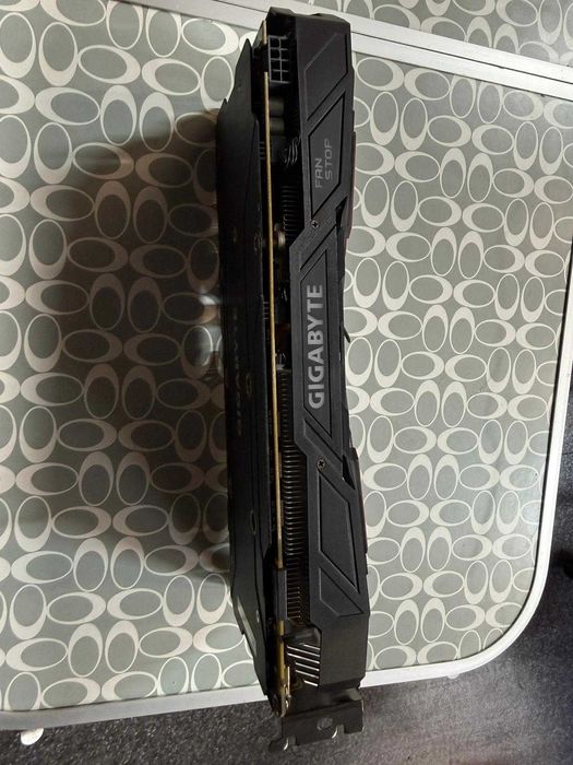 Vând Placă video GIGABYTE GTX 1080 Gaming G1 8GB – funcțională