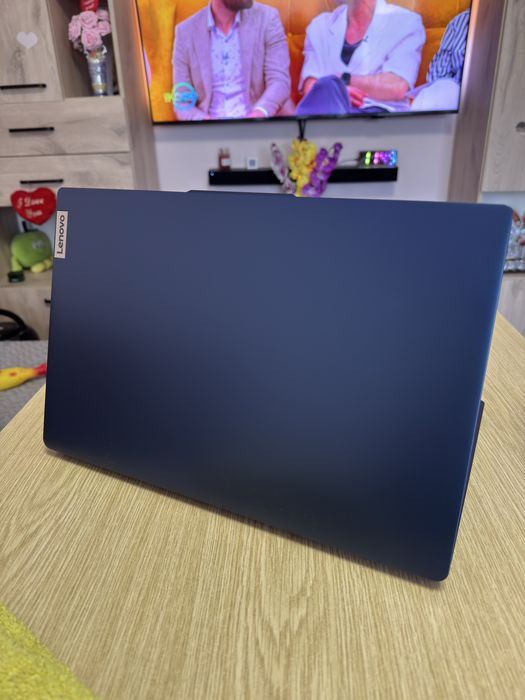 Лаптоп Intel N100 / Windows 11 / Запазен /