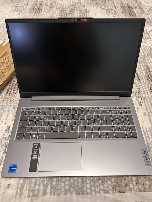 Laptop nou Lenovo IdeaPad Slim 3, Intel i5 RAM 16GB storage 512 GB display 15.6" Windows11