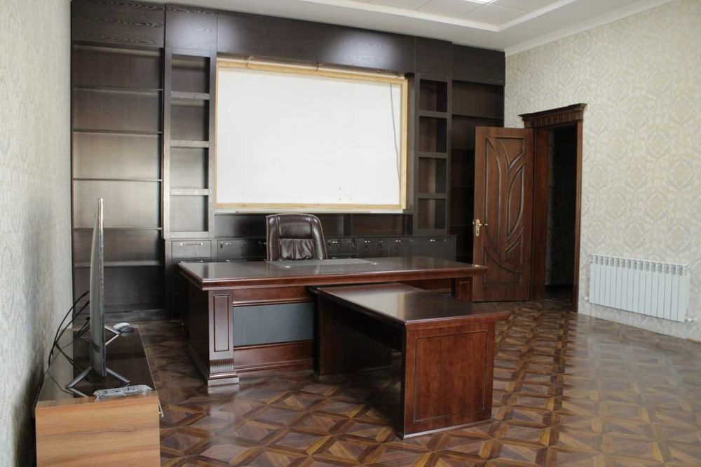 Автосервис устахона мошинала учун сотилади