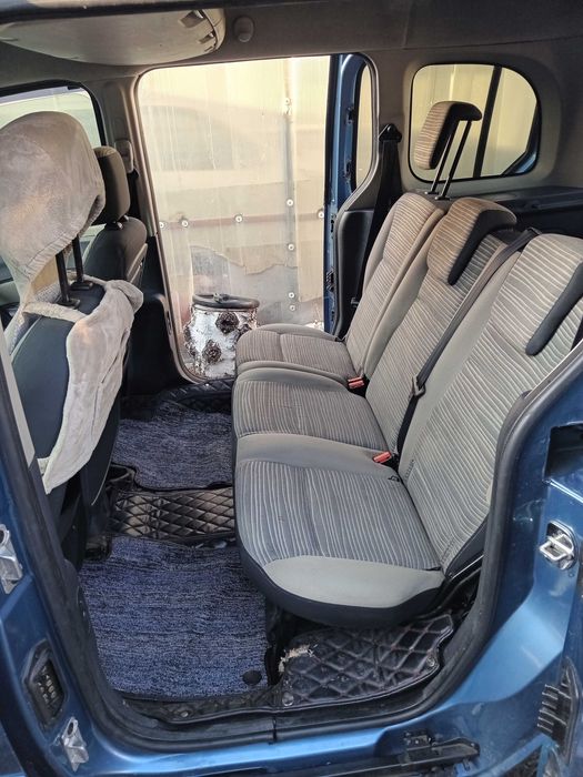 Рено кангу минивэн .