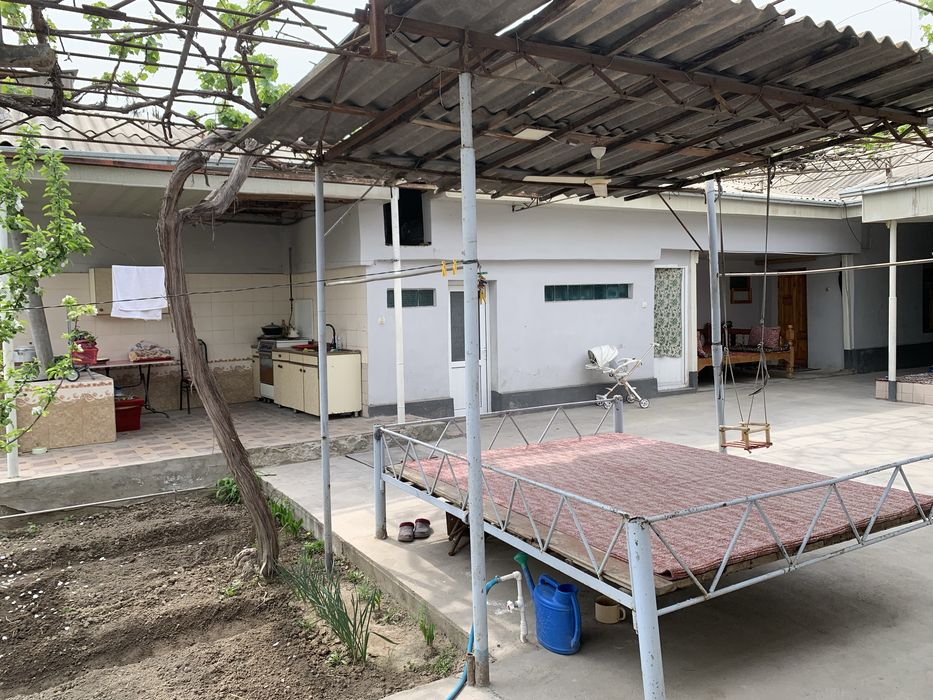 Ховли уй сотилади