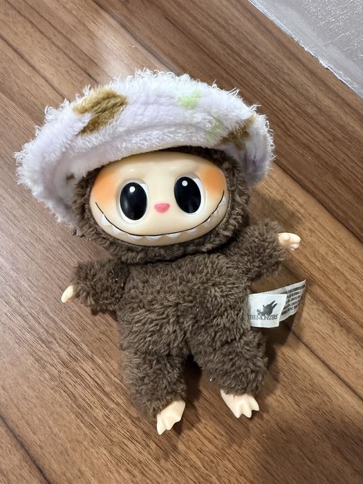 Чисто ново Labubu