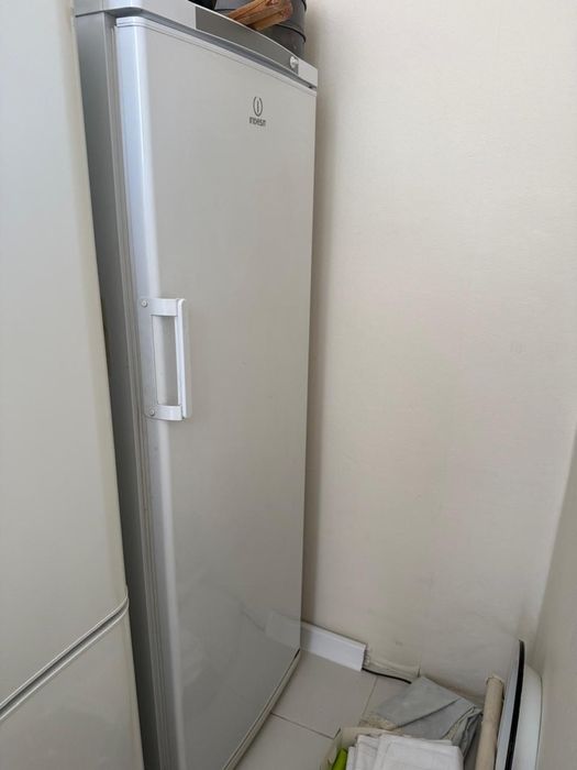 Продается морозильник Индезит