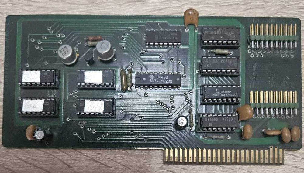 Работещ флопи контролер за Правец 8 82 8М 8C Apple II