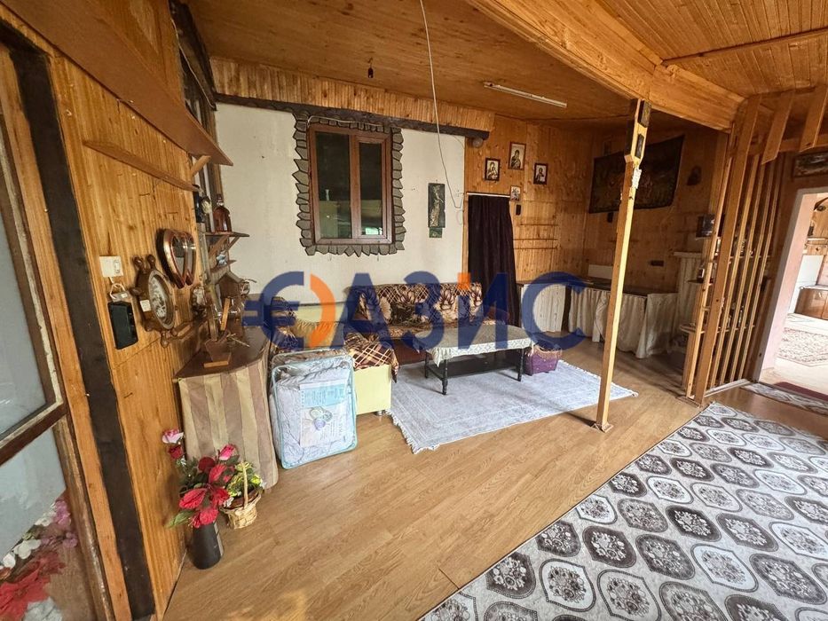Продава се Къща в с. Просеник, Област Бургас - 565 кв.м за 163 €/кв.м - Снимка #2