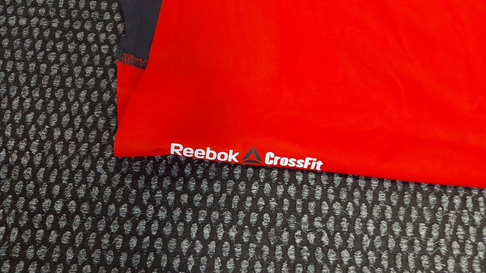 Reebok crossfit две тениски L(M)по тялото