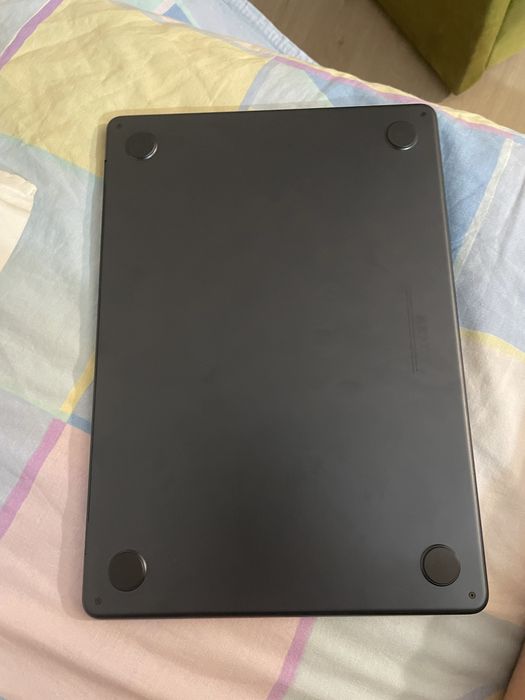 Macbook air M2 96% живот на батерията space gray