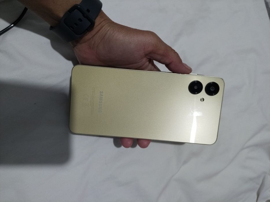 Самсунг А 06/128  телефон