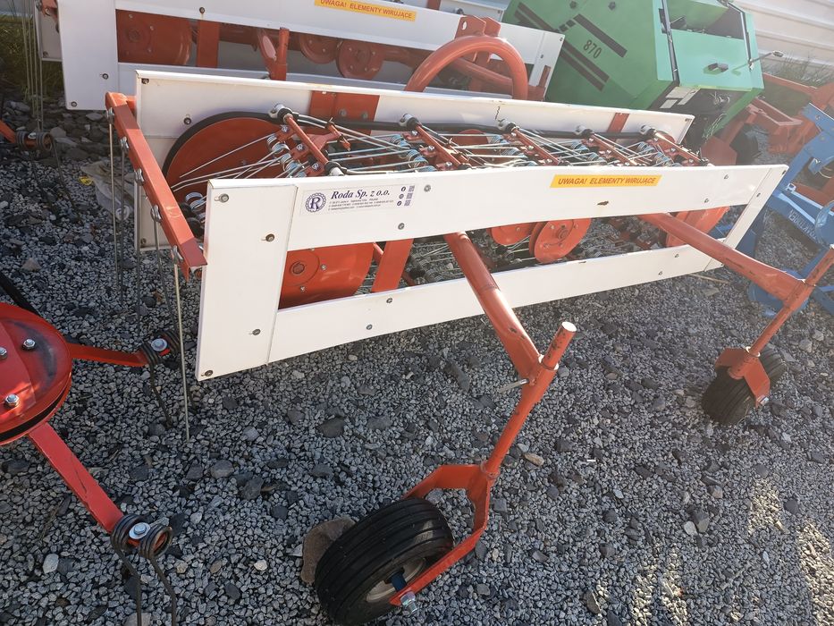 Tip: Greblă mecanică pe curea  nouă  2.40m rază de lucru